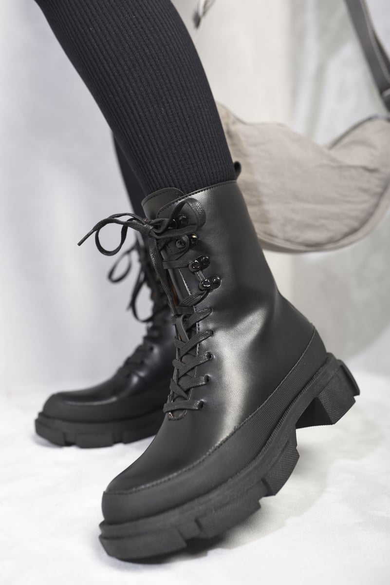 BONNIE Chunky Platform Lace-Up Ankle Boots